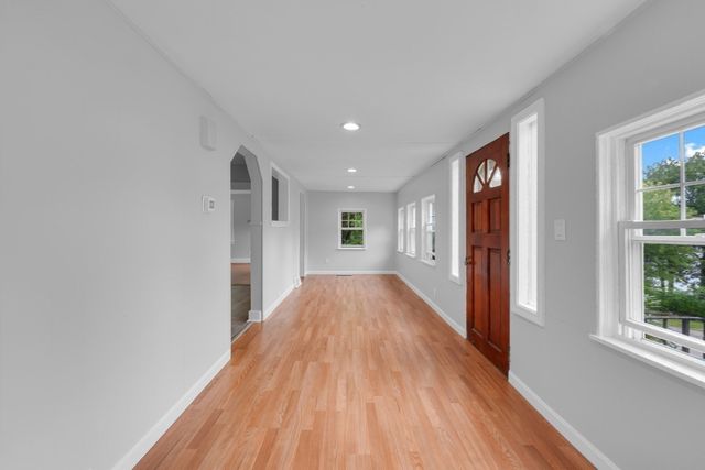 82 Waite Street, Leicester, MA 01524