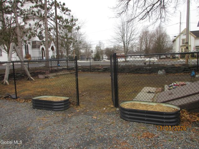 17 S Maple Street, Granville, NY 12832