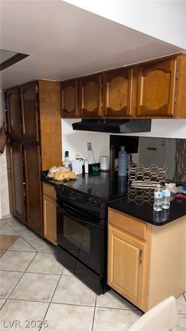 5156 Gray Lane G, Las Vegas, NV 89119