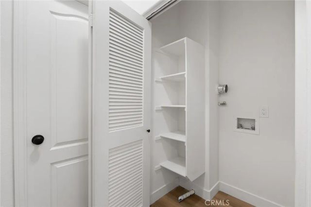 521 N Lark Ellen B, Covina, CA 91722