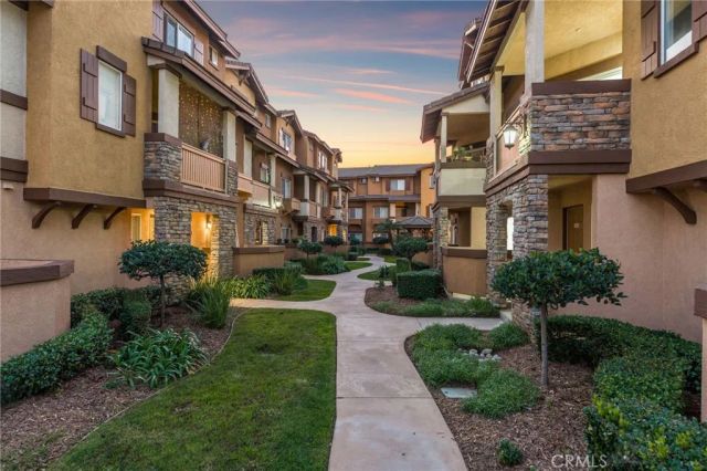 521 N Lark Ellen B, Covina, CA 91722