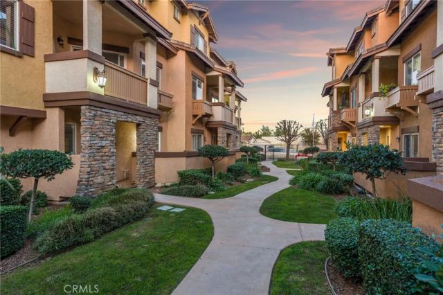 521 N Lark Ellen B, Covina, CA 91722