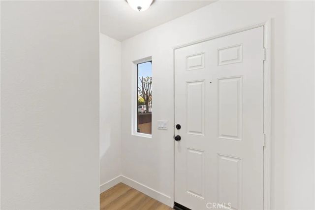 521 N Lark Ellen B, Covina, CA 91722