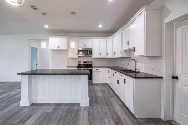 537 W Hopkins Street, Mexia, TX 76667