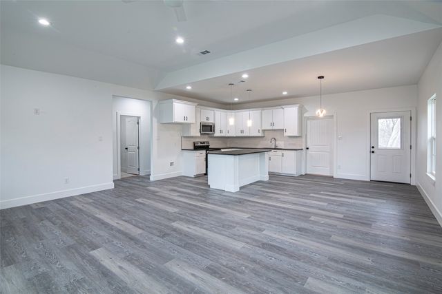 537 W Hopkins Street, Mexia, TX 76667