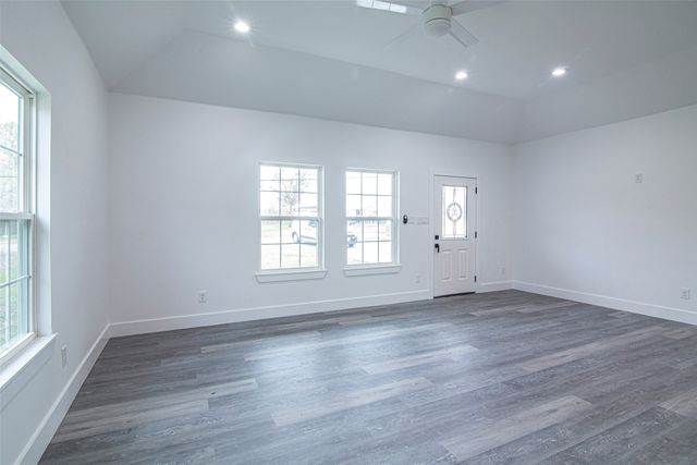 537 W Hopkins Street, Mexia, TX 76667