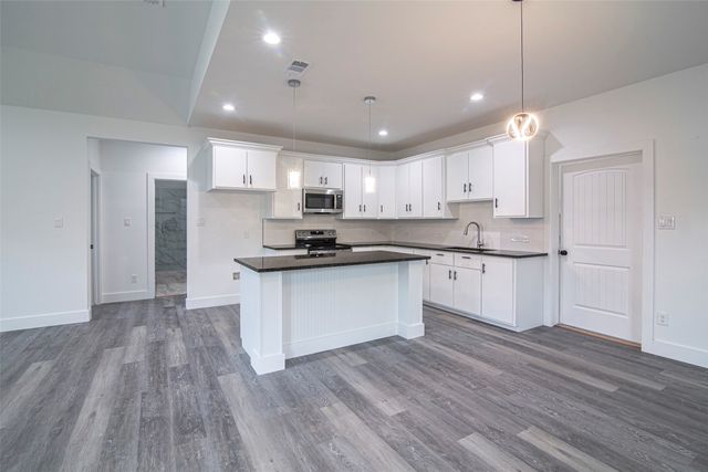 537 W Hopkins Street, Mexia, TX 76667