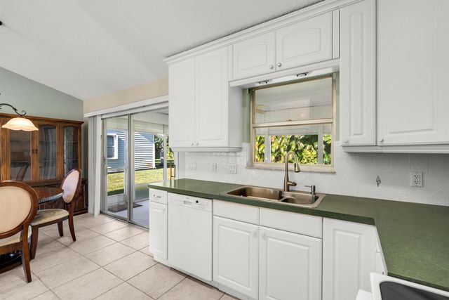 6760 SE Lillian Court, Stuart, FL 34997