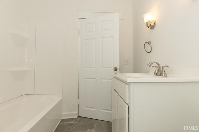 2212 W Columbia Street, Evansville, IN 47712