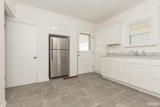 2212 W Columbia Street, Evansville, IN 47712