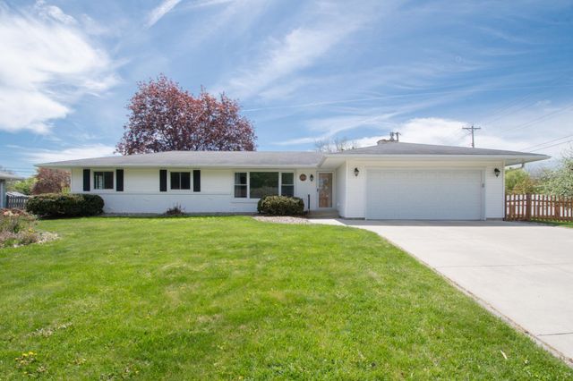 2403 Inca Lane, New Brighton, MN 55112