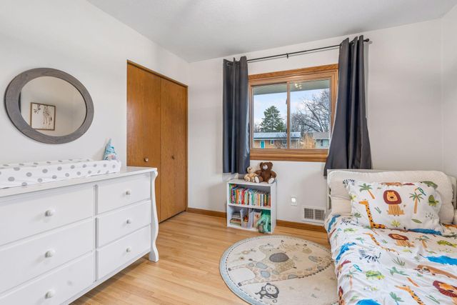 2403 Inca Lane, New Brighton, MN 55112