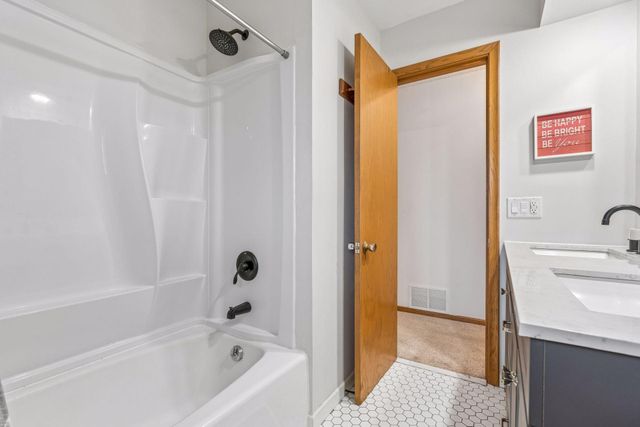 2403 Inca Lane, New Brighton, MN 55112