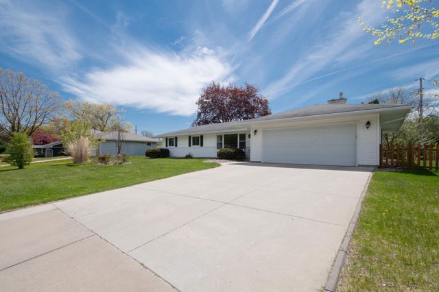2403 Inca Lane, New Brighton, MN 55112