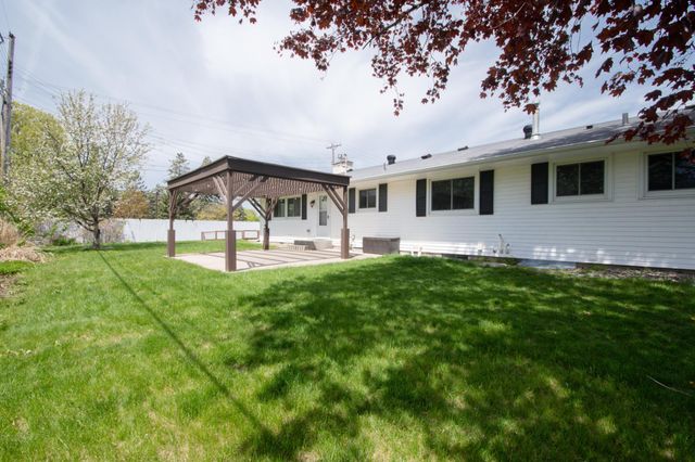 2403 Inca Lane, New Brighton, MN 55112