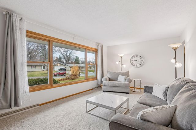 2403 Inca Lane, New Brighton, MN 55112