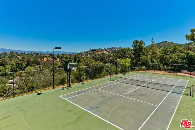 11971 Lockridge Road, Studio City, CA 91604