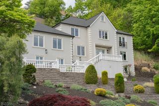 207 Eileen Dr, Cedar Grove Twp., NJ 07009