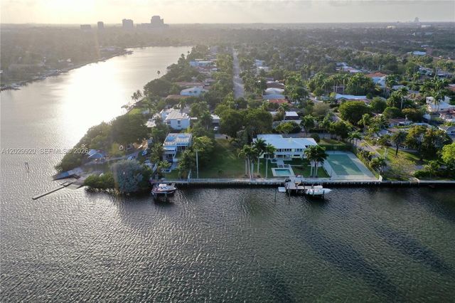 927 N Northlake Drive, Hollywood, FL 33019