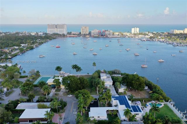 927 N Northlake Drive, Hollywood, FL 33019
