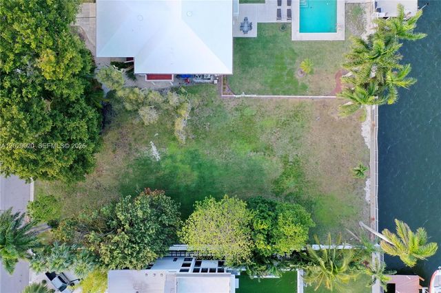 927 N Northlake Drive, Hollywood, FL 33019