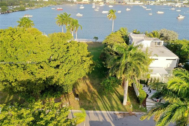 927 N Northlake Drive, Hollywood, FL 33019