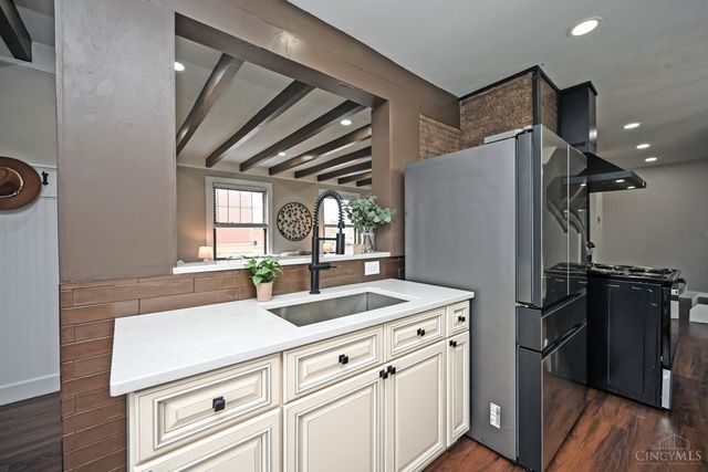 1602 Rose Place, Cincinnati, OH 45237