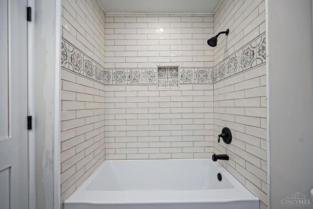 1602 Rose Place, Cincinnati, OH 45237