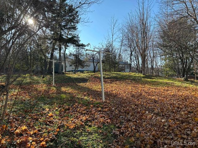 503 W Baraga Avenue, Houghton, MI 49931