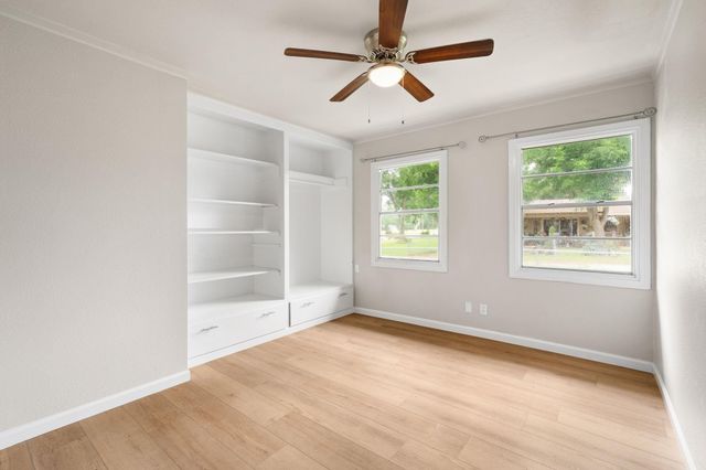 1700 W 7th ST, Taylor, TX 76574