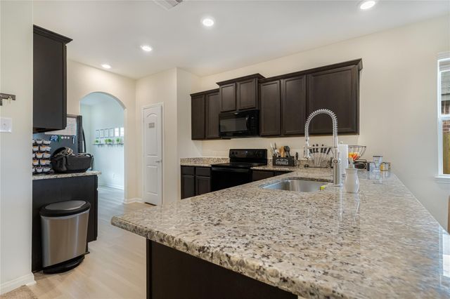 15310 Crescent Brookfield Drive, Humble, TX 77396