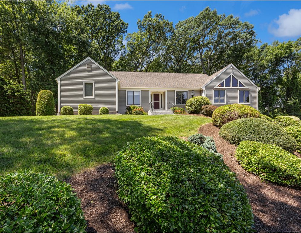 113 Straddle Hill, Wethersfield, CT 06109