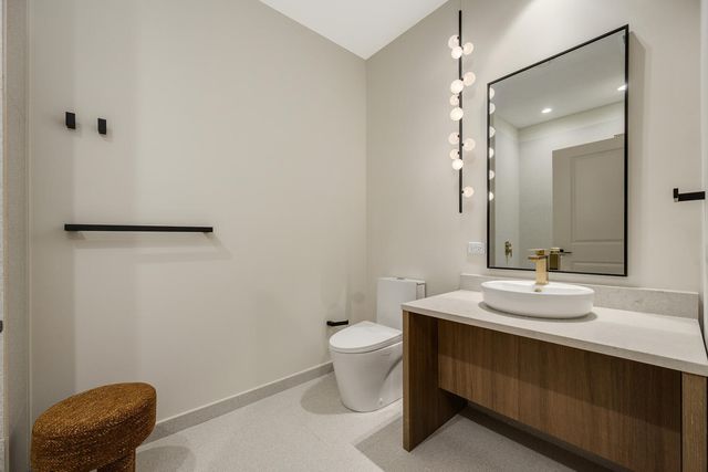 1257 N ASHLAND Avenue 403, Chicago, IL 60622