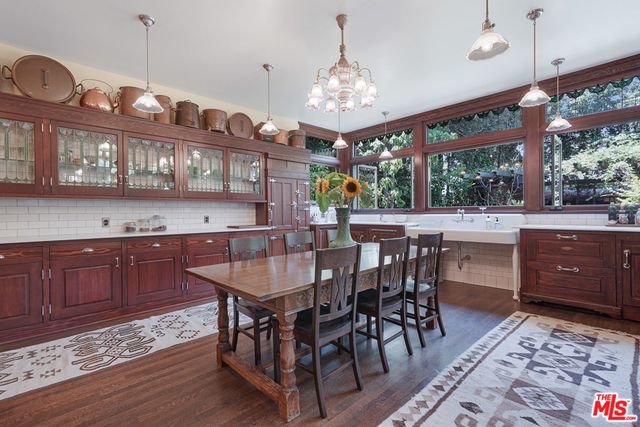 4311 Victoria Park Drive, Los Angeles, CA 90019