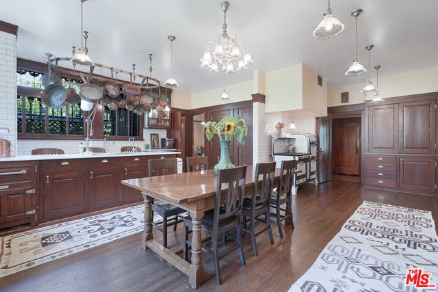 4311 Victoria Park Drive, Los Angeles, CA 90019