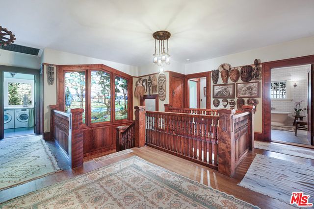 4311 Victoria Park Drive, Los Angeles, CA 90019