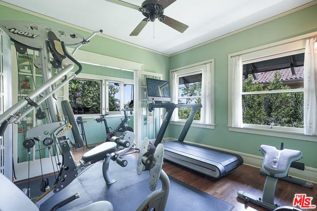 4311 Victoria Park Drive, Los Angeles, CA 90019