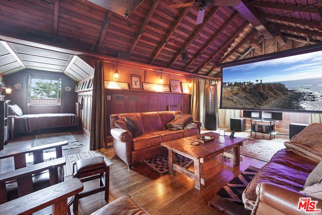 4311 Victoria Park Drive, Los Angeles, CA 90019