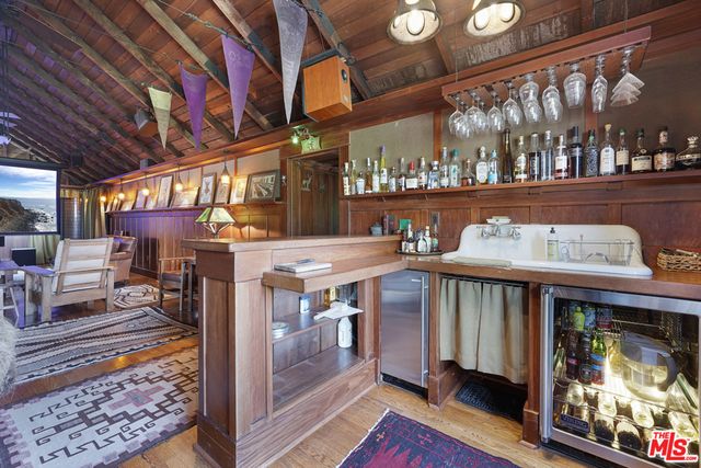 4311 Victoria Park Drive, Los Angeles, CA 90019