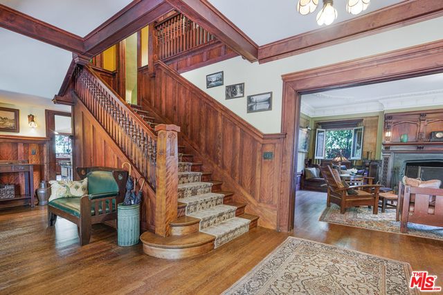 4311 Victoria Park Drive, Los Angeles, CA 90019