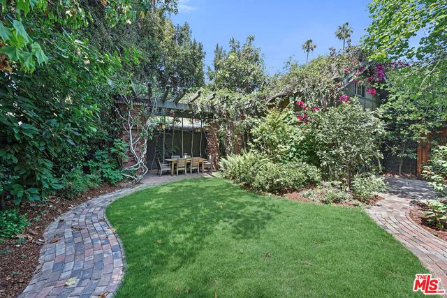 4311 Victoria Park Drive, Los Angeles, CA 90019