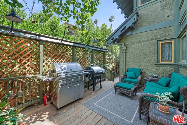 4311 Victoria Park Drive, Los Angeles, CA 90019