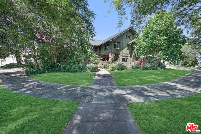 4311 Victoria Park Drive, Los Angeles, CA 90019