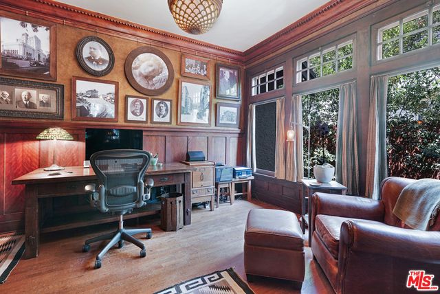 4311 Victoria Park Drive, Los Angeles, CA 90019