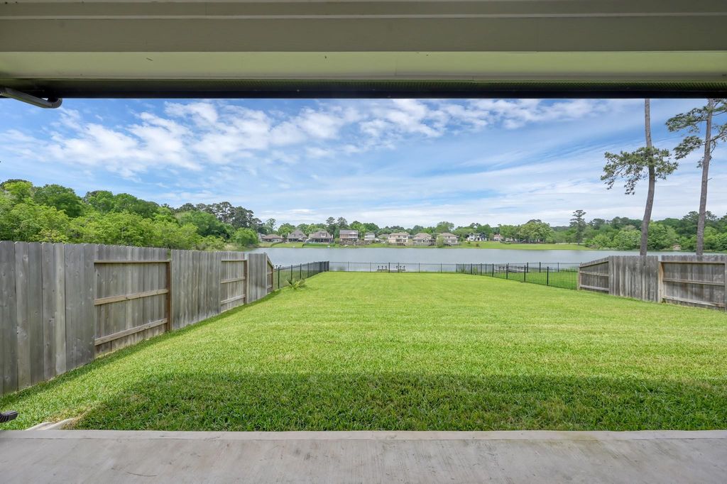 622 Paisley Harbor Court, Conroe, TX 77304