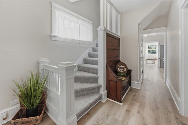 284 E Park Avenue, Barberton, OH 44203