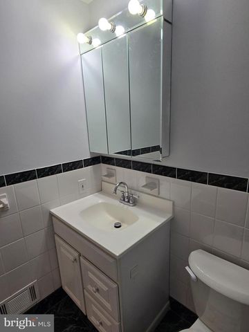 18 EDINBORO CIR, Chalfont, PA 18914