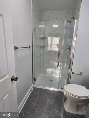 18 EDINBORO CIR, Chalfont, PA 18914