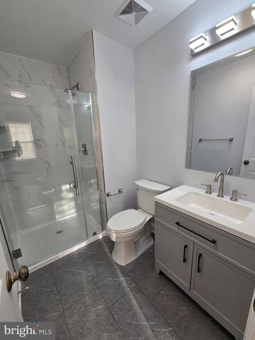 18 EDINBORO CIR, Chalfont, PA 18914