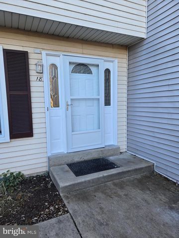18 EDINBORO CIR, Chalfont, PA 18914